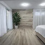 Banana Bay Residence- 4br With Pool,table Tennis,1min From The Sea By Mana Gers Vasilikí