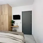 Banana Bay Residence- 4br With Pool,table Tennis,1min From The Sea By Mana Gers Villa