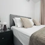 Banana Bay Residence- 4br With Pool,table Tennis,1min From The Sea By Mana Gers Villa *