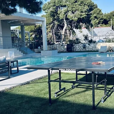 Banana Bay Residence- 4br With Pool,table Tennis,1min From The Sea By Mana Gers Villa *