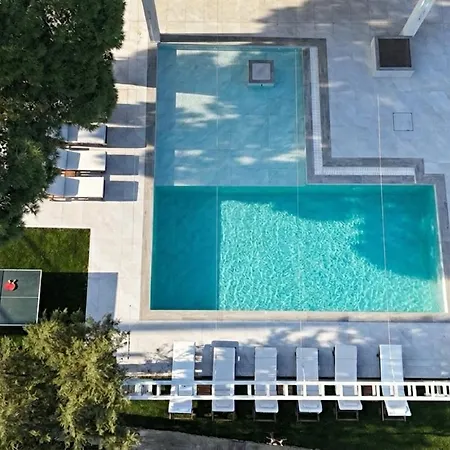 Villa Banana Bay Residence- 4br With Pool,table Tennis,1min From The Sea By Mana Gers