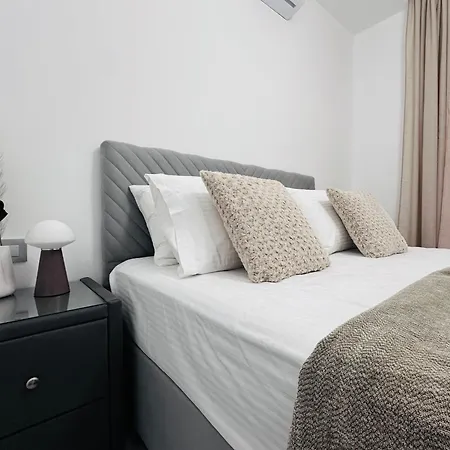 Banana Bay Residence- 4br With Pool,table Tennis,1min From The Sea By Mana Gers Villa *