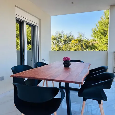 Banana Bay Residence- 4br With Pool,table Tennis,1min From The Sea By Mana Gers Villa Vasilikí