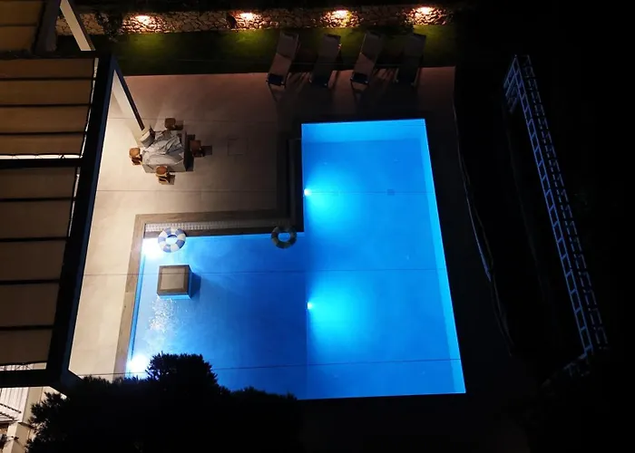 Banana Bay Residence- 4br With Pool,table Tennis,1min From The Sea By Mana Gers ヴィラ Vasilikí