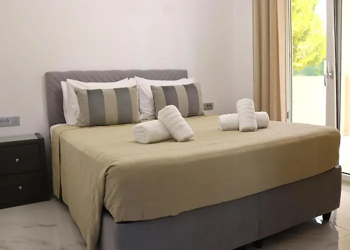 Banana Bay Residence- 4br With Pool,table Tennis,1min From The Sea By Mana Gers