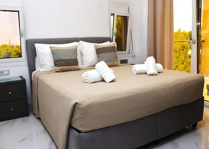 Banana Bay Residence- 4br With Pool,table Tennis,1min From The Sea By Mana Gers